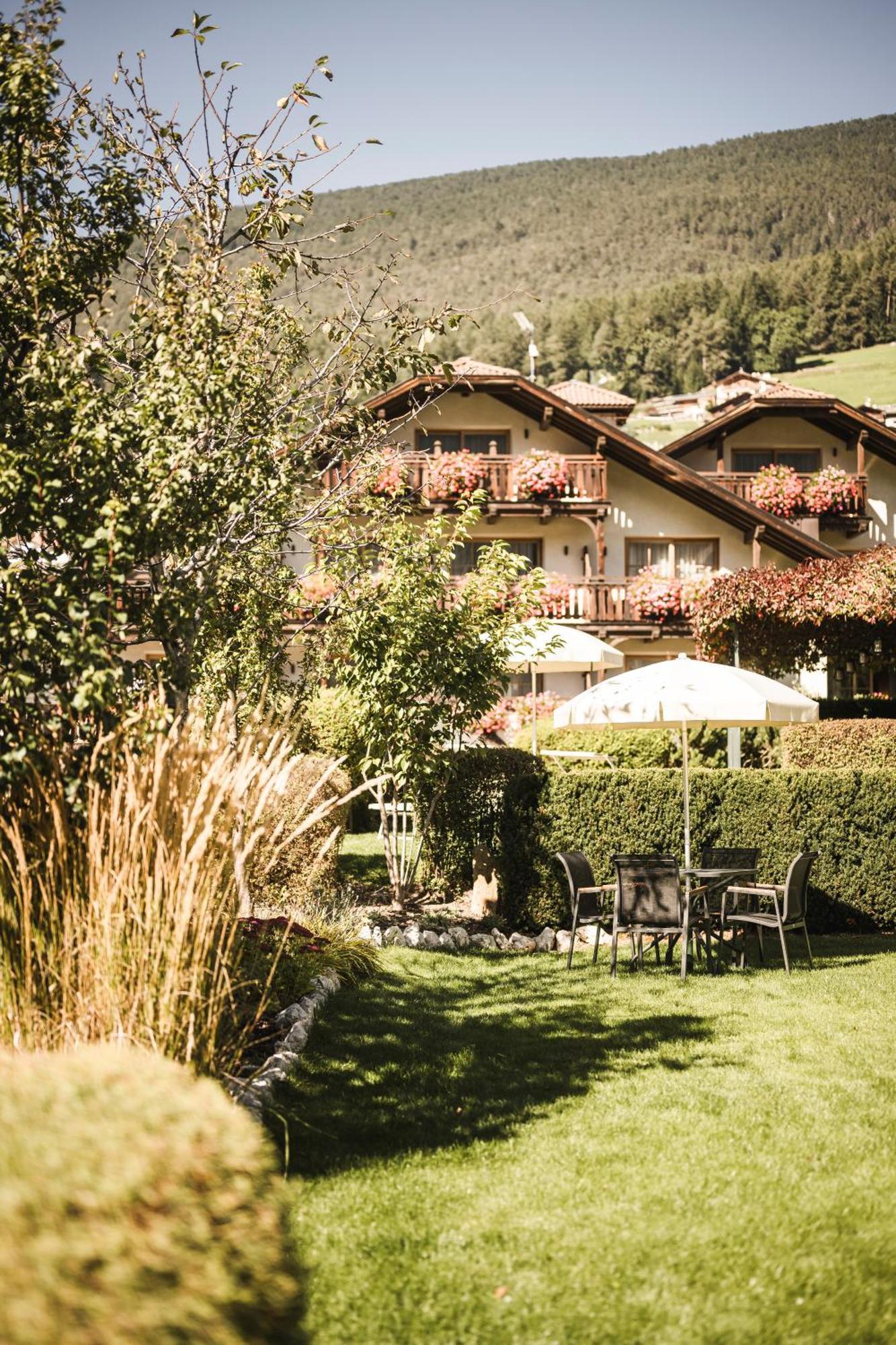 B&B Villa Angelino Ortisei Exteriör bild